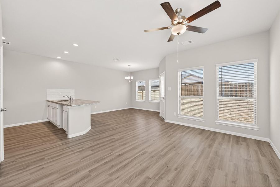 Spacious, unfurnished interior of a new home in Woodland Lakes, Houston (Image 17).