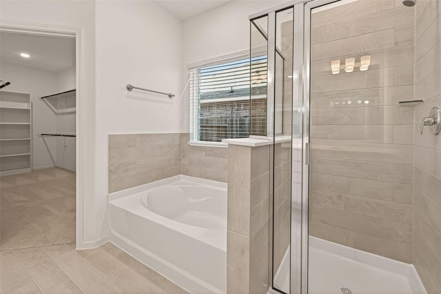 Furnished interior view inside a new home in Lago Mar, Texas City (Image 17).