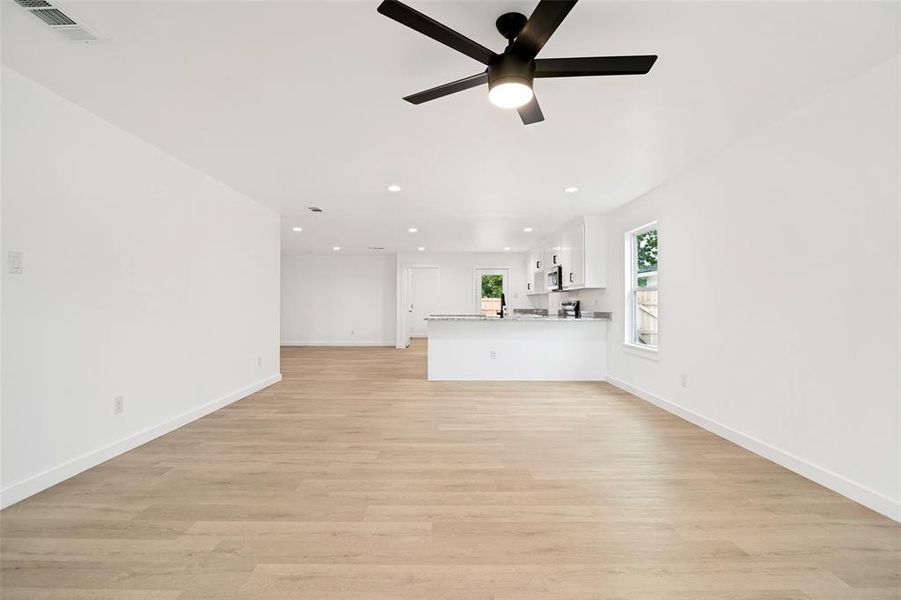 Spacious, unfurnished interior of a new home in , Terrell (Image 7).