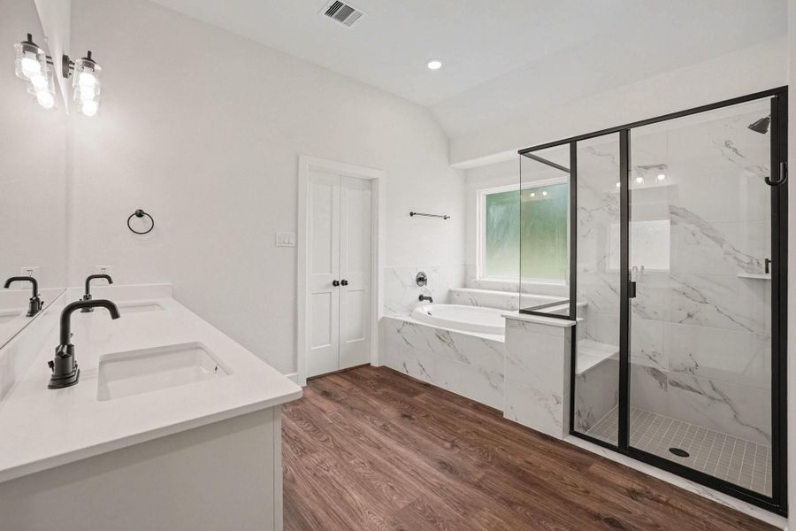 Furnished interior view inside a new home in Encino Estates, Dayton (Image 11).