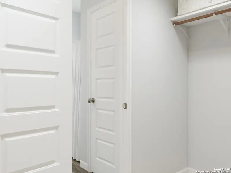 Spacious, unfurnished interior of a new home in Hunters Ranch, San Antonio (Image 24). Spacious, unfurnished interior of a new home in Hunters Ranch, San Antonio (Image 24).