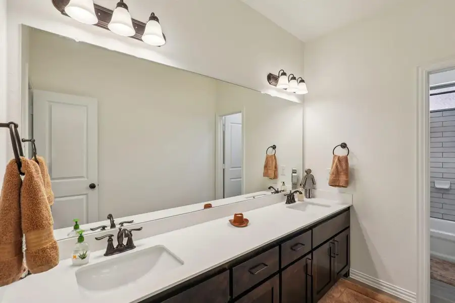 Furnished interior view inside a new home in , Waxahachie (Image 14).