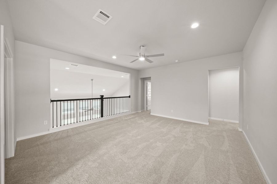 Spacious, unfurnished interior of a new home in Morton Creek Ranch, Katy (Image 12).