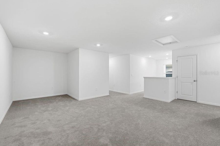 Spacious, unfurnished interior of a new home in Palm Wind, Hudson (Image 13).