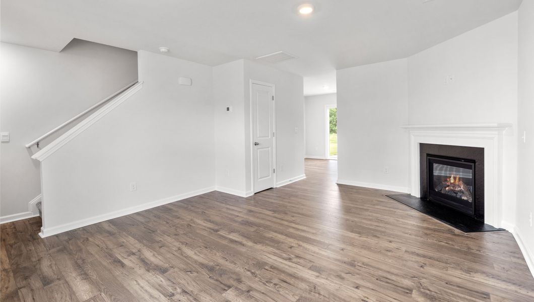 Representative unfurnished interior of a home built from the Rachel by D.R. Horton in Hawk Ridge, Anderson (Image 15).