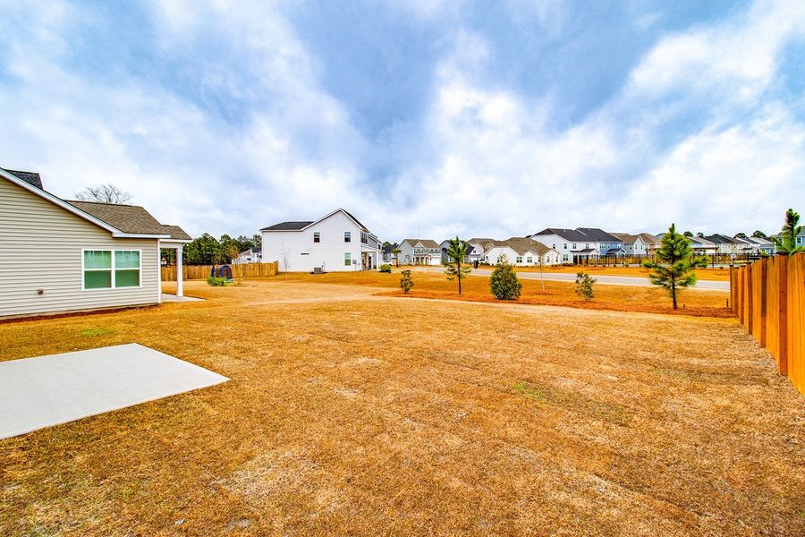 Exterior details and patio area of a home in Hendrix Farms, Lexington (Image 4).