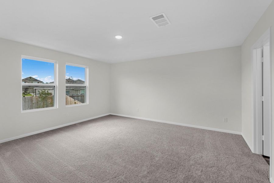 Spacious, unfurnished interior of a new home in Stonebrooke, Conroe (Image 17).