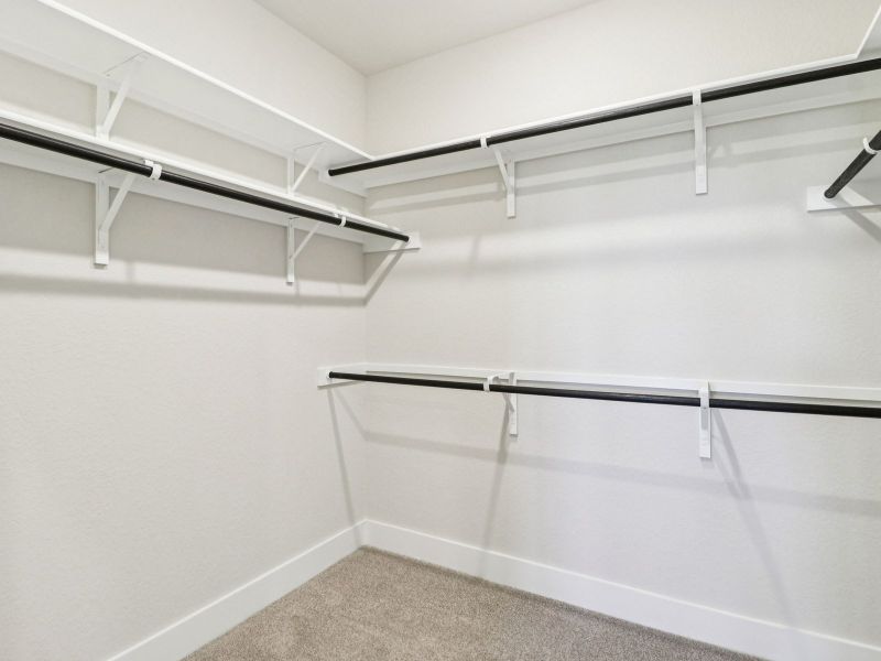 Spacious, unfurnished interior of a new home in Royal Crest, San Antonio (Image 19).