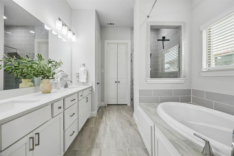 Furnished interior view inside a new home in Cambridge Crossing, Celina (Image 19).
