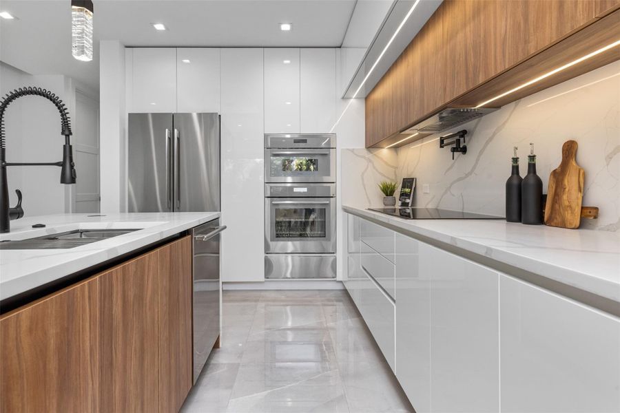 Furnished interior view inside a new home in , Fort Lauderdale (Image 39).