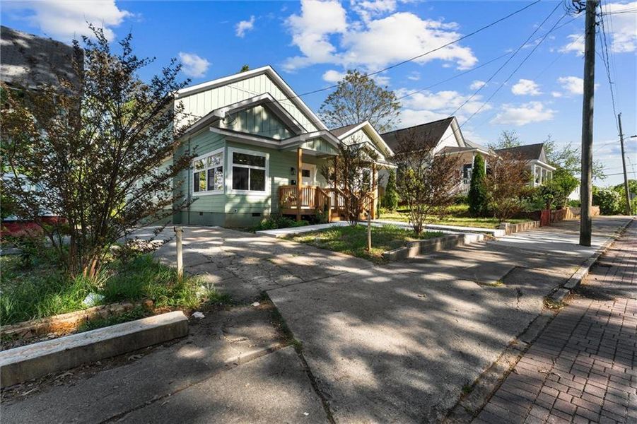 Image 93 of a home in .