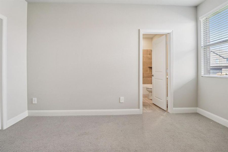 Spacious, unfurnished interior of a new home in Lakehaven - Premier Series, Farmersville (Image 24).