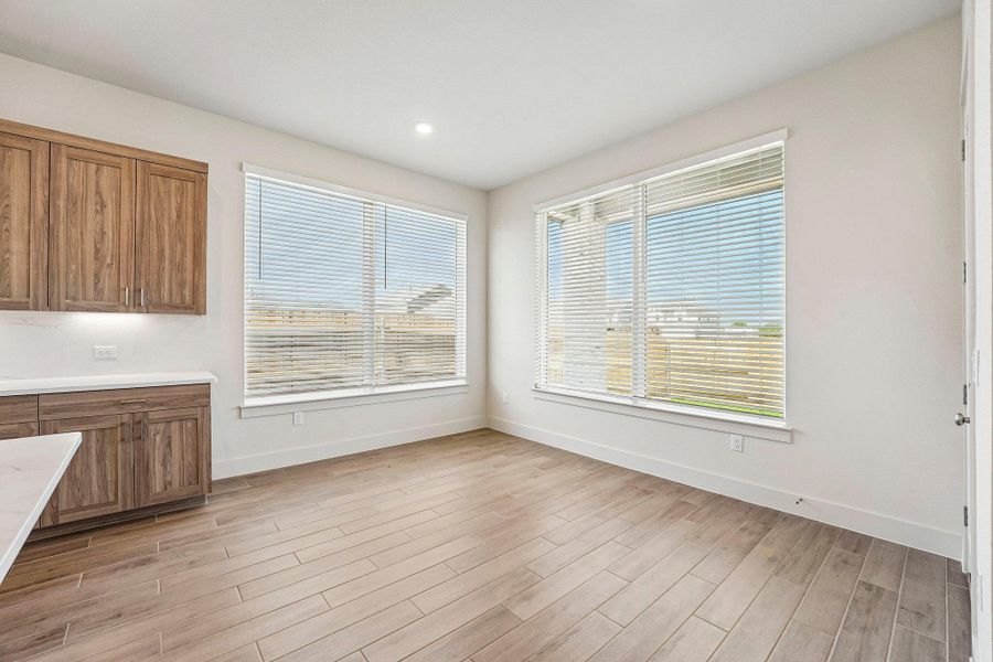 Spacious, unfurnished interior of a new home in Sunfield, Buda (Image 19).