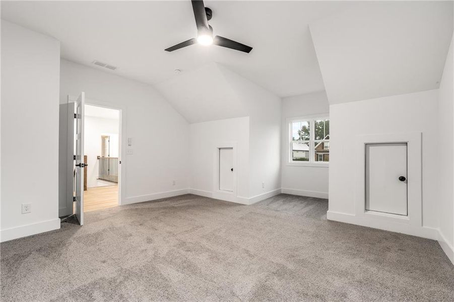 Spacious, unfurnished interior of a new home in , Jefferson (Image 33).