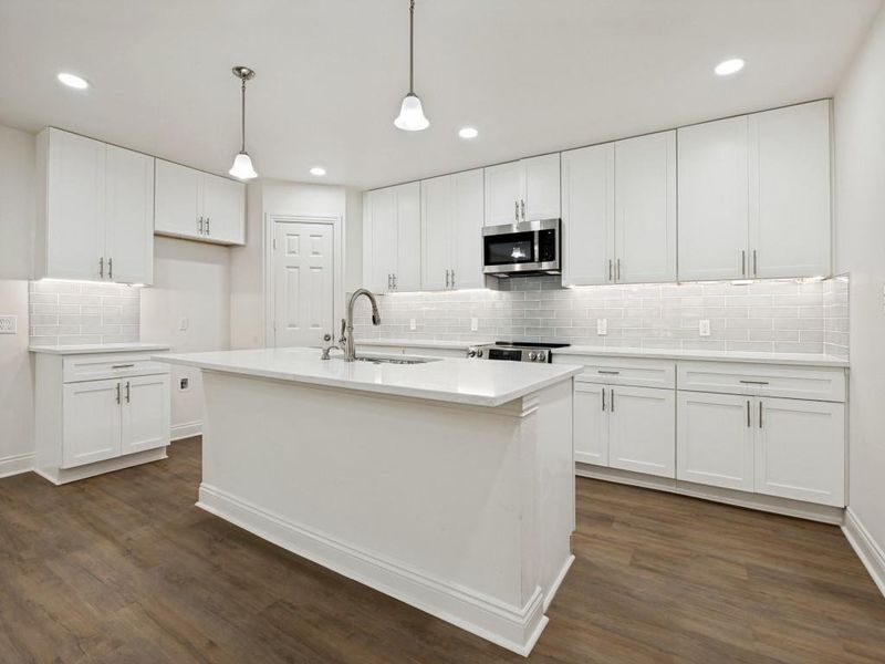Furnished interior view inside a new home in , Dallas (Image 10).