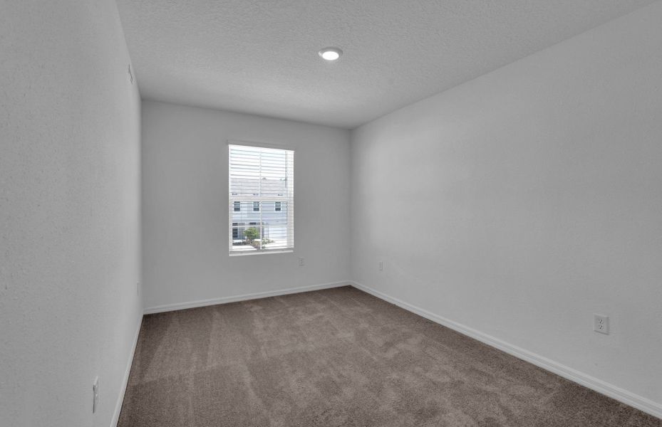 Spacious, unfurnished interior of a new home in Normandy Pines, Jacksonville (Image 11).