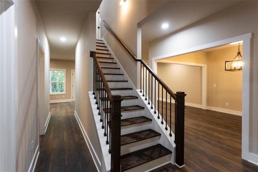 Spacious, unfurnished interior of a new home in , Oxford (Image 23).