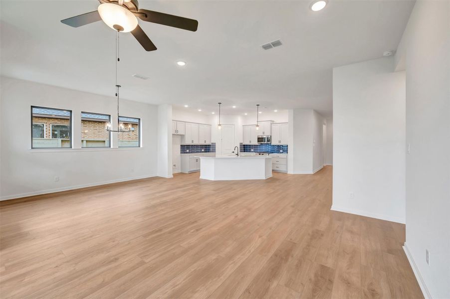 Spacious, unfurnished interior of a new home in Legacy - Retreat Collection, League City (Image 36). Spacious, unfurnished interior of a new home in Legacy - Retreat Collection, League City (Image 36).