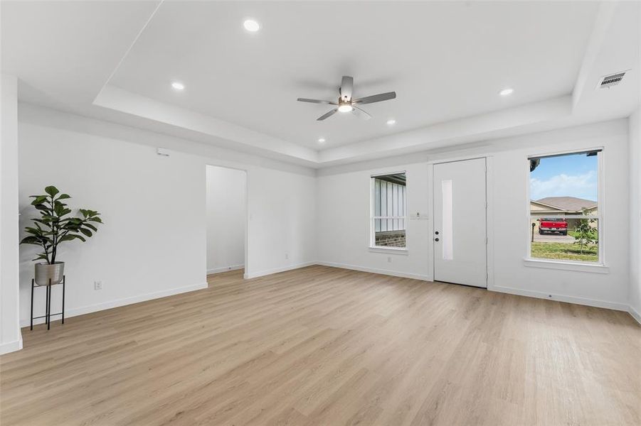 Spacious, unfurnished interior of a new home in , Gun Barrel City (Image 21).