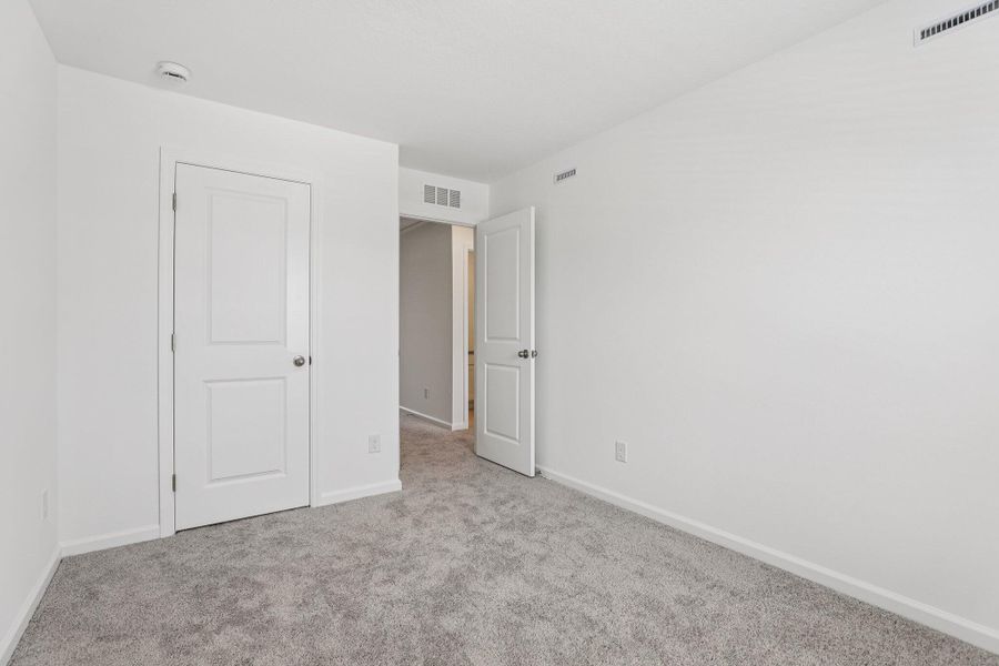 Spacious, unfurnished interior of a new home in Halstead, Moncks Corner (Image 18).