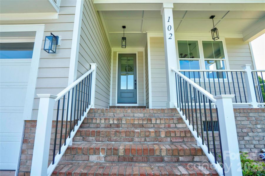 Exterior details and patio area of a home in , Kings Mountain (Image 3).