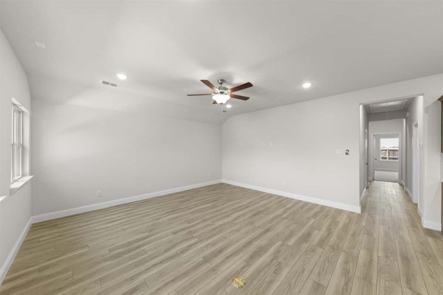 Spacious, unfurnished interior of a new home in The Reserve at Spiritas Ranch, Little Elm (Image 12).