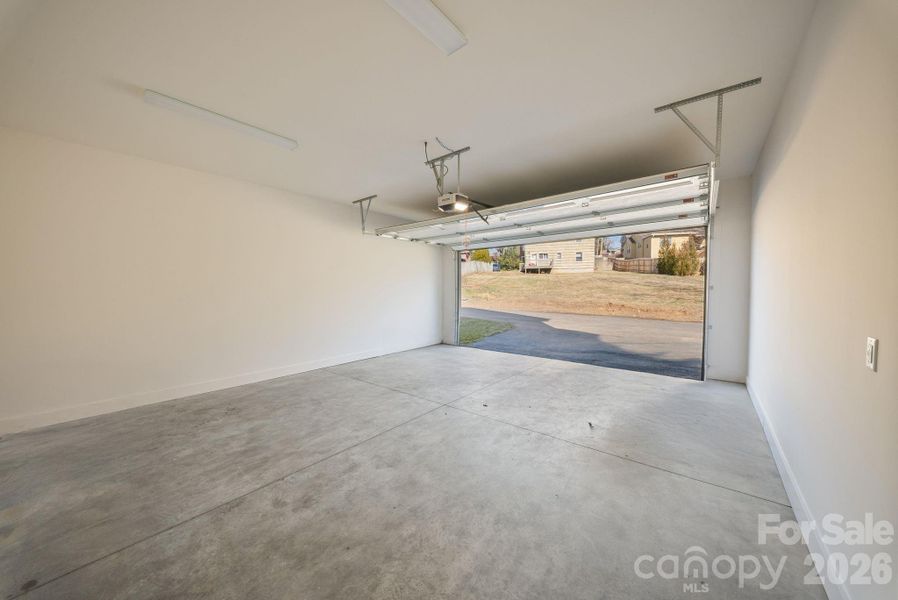 Spacious, unfurnished interior of a new home in , Asheville (Image 20).