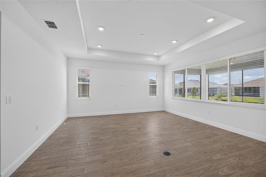 Spacious, unfurnished interior of a new home in , Ocala (Image 39).