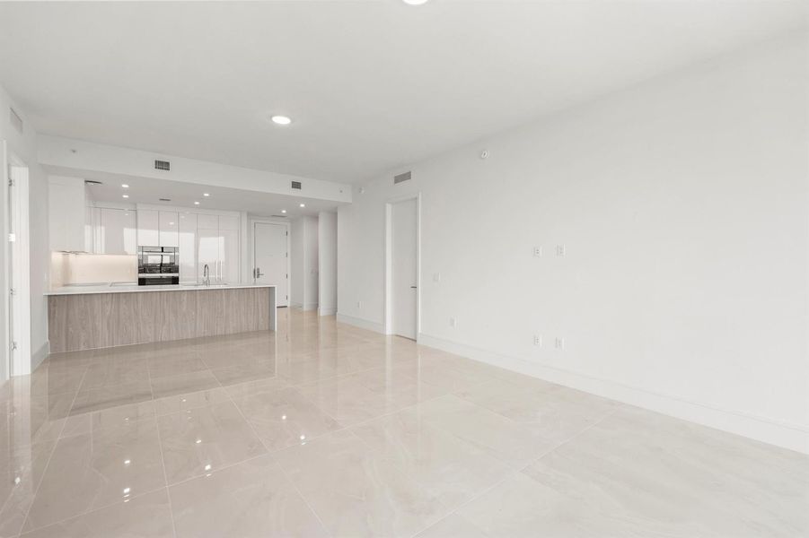 220 Lake Shore Drive - 4.jpg-FULL 220 Lake Shore Drive - 4.jpg-FULL