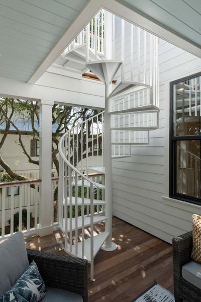Exterior details and patio area of a home in , Isle Of Palms (Image 4).