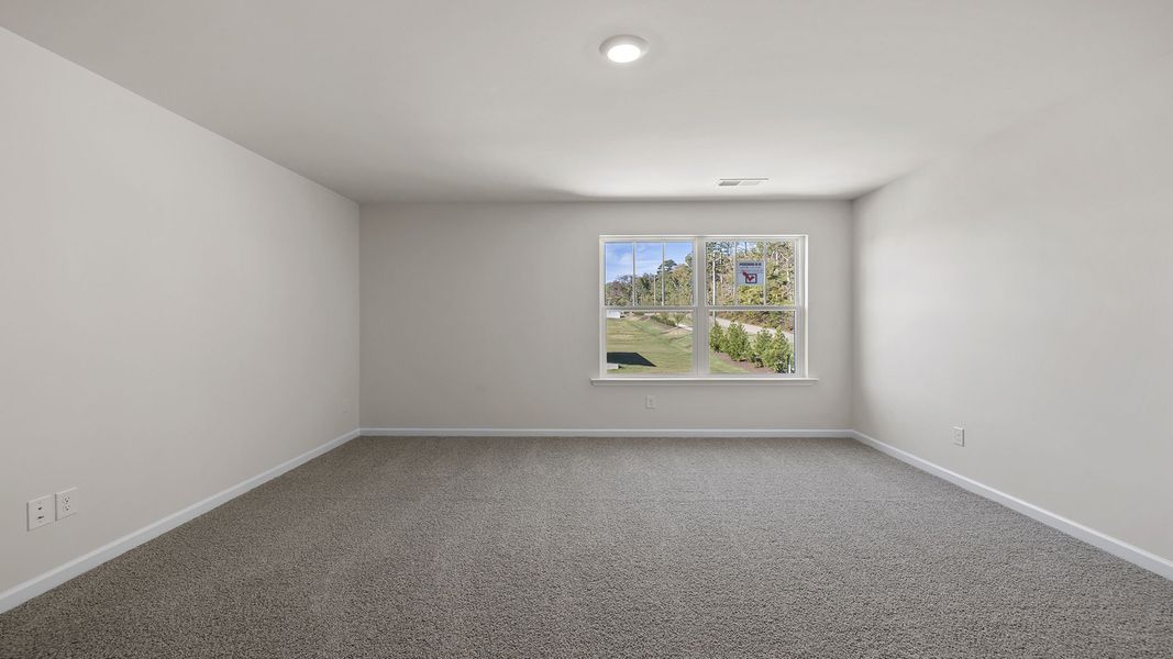 Spacious, unfurnished interior of a new home in Cloverdale Hills, Piedmont (Image 22).