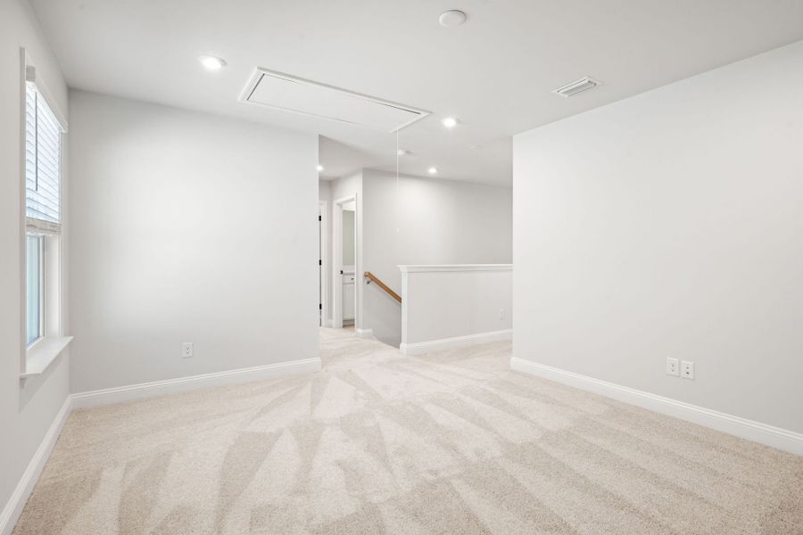 Spacious, unfurnished interior of a new home in Salem Bay, Beaufort (Image 16).