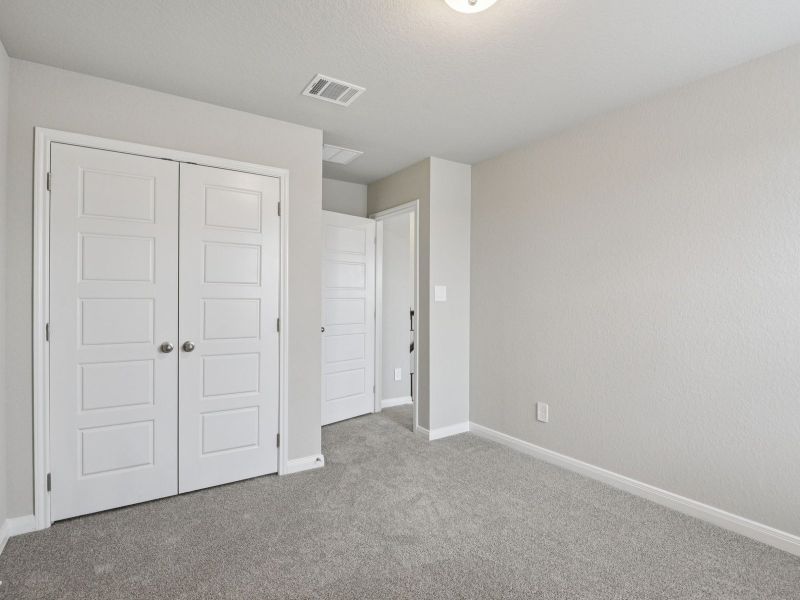 Spacious, unfurnished interior of a new home in Catalina, Converse (Image 28).
