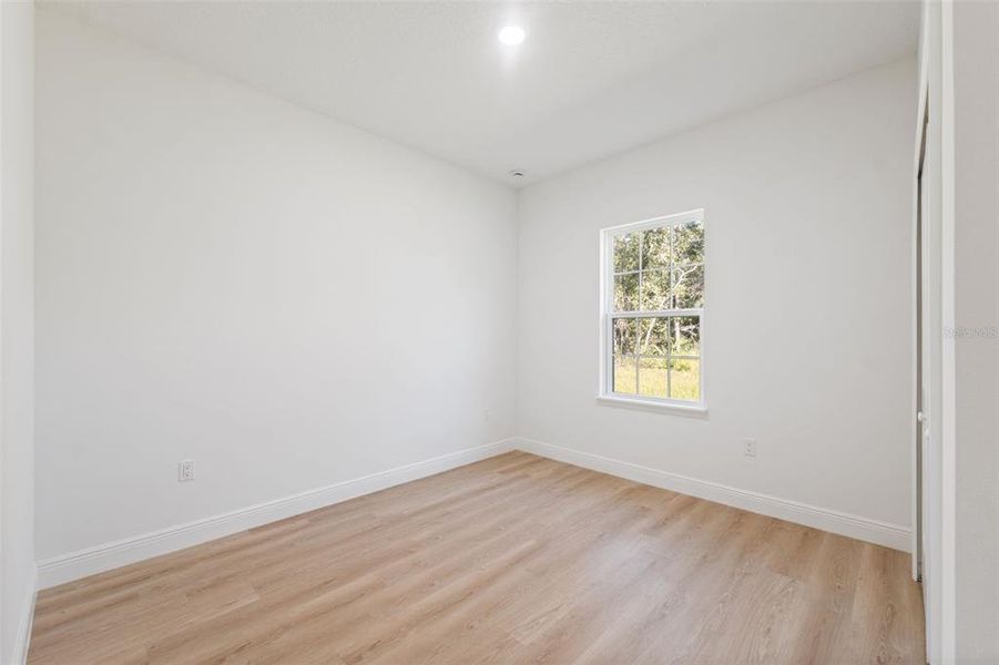 Spacious, unfurnished interior of a new home in , Ocala (Image 30).