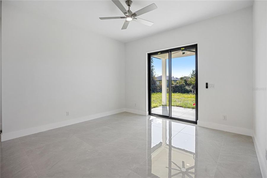 Spacious, unfurnished interior of a new home in , Rotonda West (Image 20).