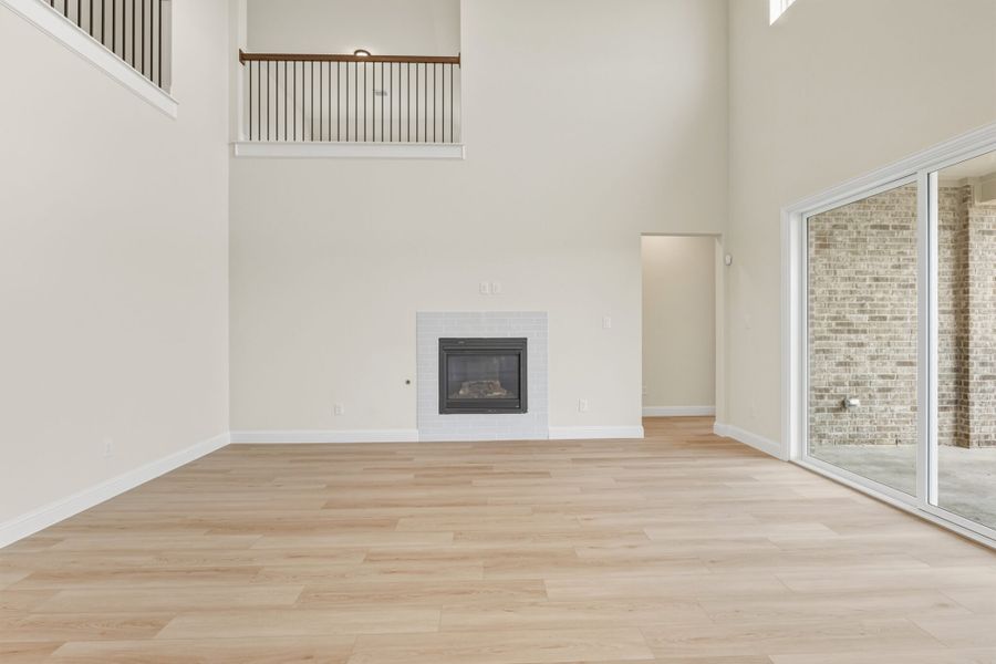 Spacious, unfurnished interior of a new home in Edgewater, Fate (Image 19).