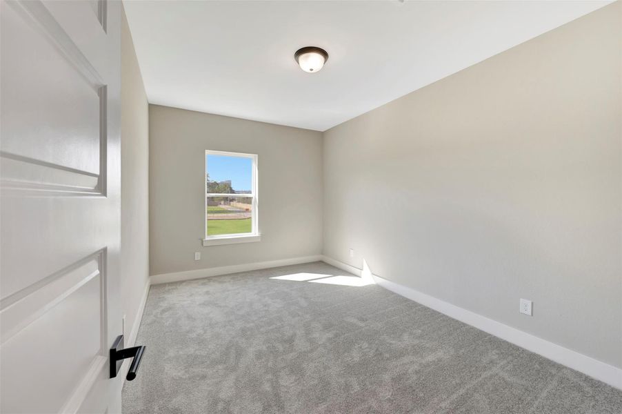 Spacious, unfurnished interior of a new home in Retreat at Oak Park, Houston (Image 21).