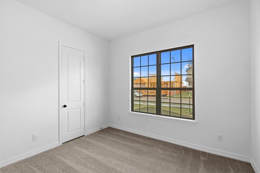 Spacious, unfurnished interior of a new home in Sunterra Lakes, Brookshire (Image 22).