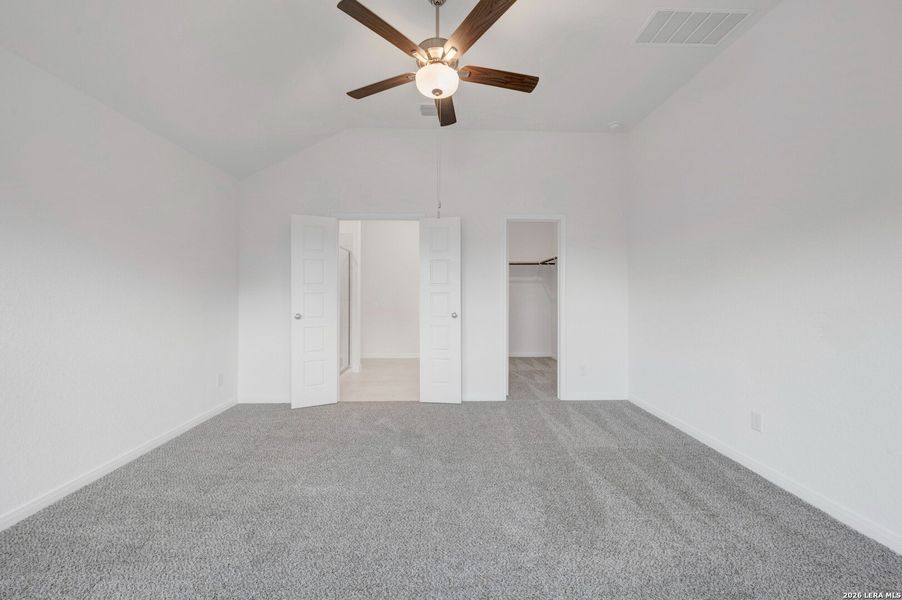 Spacious, unfurnished interior of a new home in Park Place, New Braunfels (Image 28).