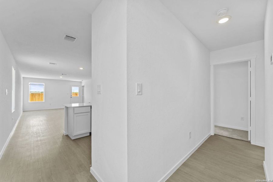 Spacious, unfurnished interior of a new home in Spring Grove, St. Hedwig (Image 25).