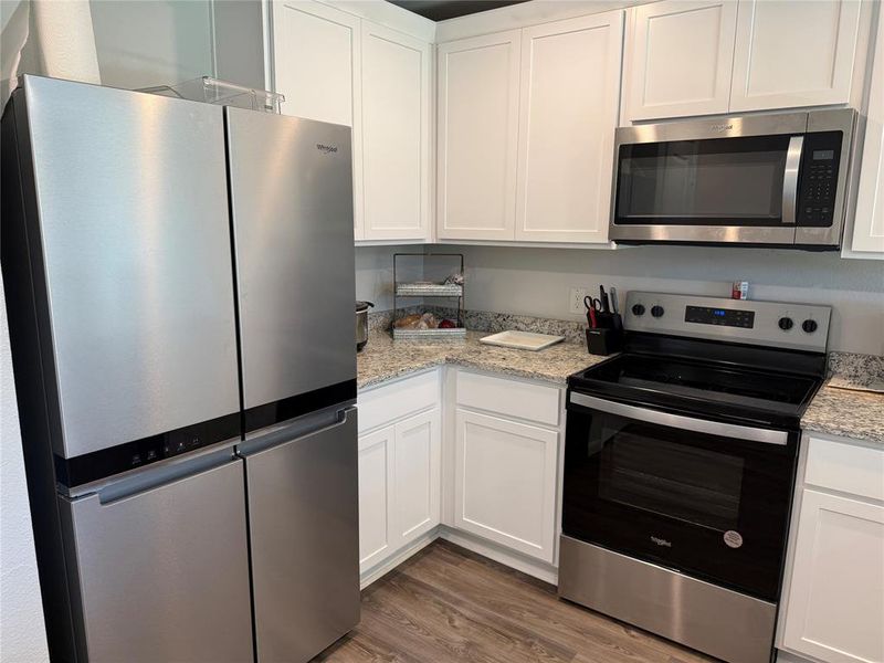 Furnished interior view inside a new home in Courtland Place, Cleburne (Image 9).