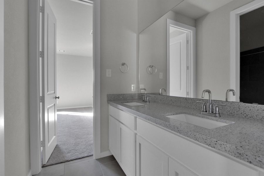 Furnished interior view inside a new home in Canterra Creek  60', Rosharon (Image 14).
