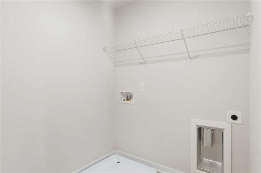 Spacious, unfurnished interior of a new home in Windsong Estates, McDonough (Image 17).