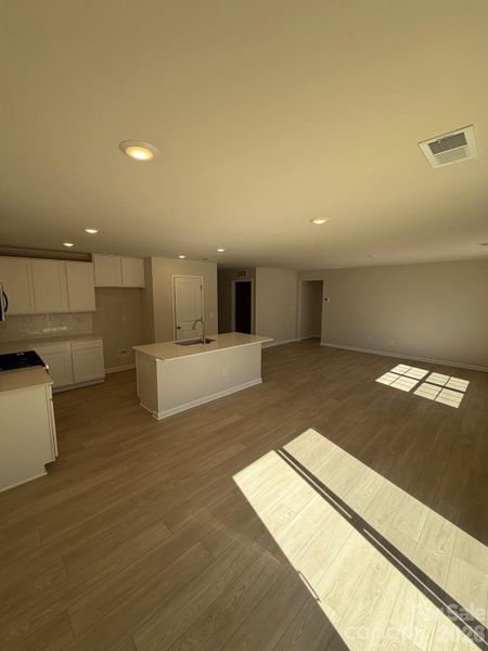 Spacious, unfurnished interior of a new home in Bakers Creek, Kannapolis (Image 7).