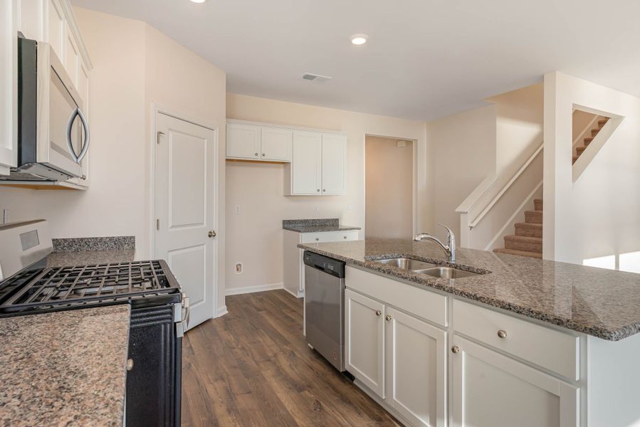 Representative furnished interior of a home built from the HAYDEN by D.R. Horton in Island Green, Myrtle Beach (Image 11).