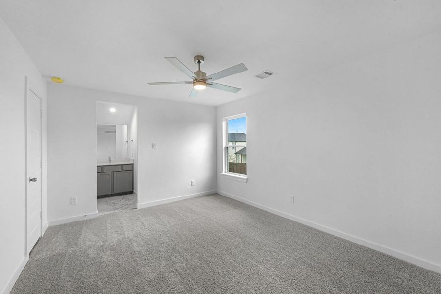Spacious, unfurnished interior of a new home in Briarwood Crossing, Rosenberg (Image 15). Spacious, unfurnished interior of a new home in Briarwood Crossing, Rosenberg (Image 15).