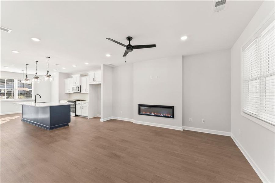 Spacious, unfurnished interior of a new home in East Park Village, Kennesaw (Image 20). Spacious, unfurnished interior of a new home in East Park Village, Kennesaw (Image 20).