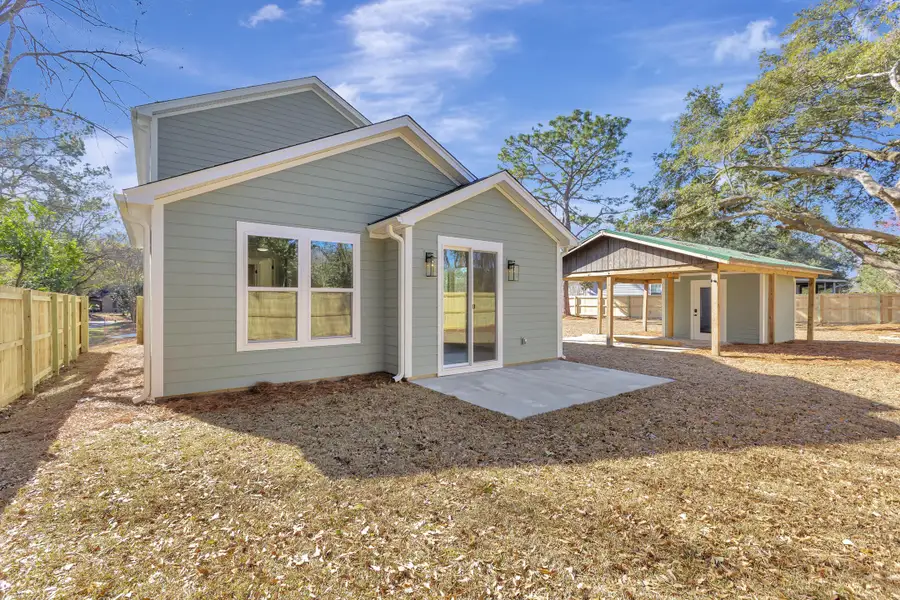 Exterior details and patio area of a home in , Charleston (Image 3).