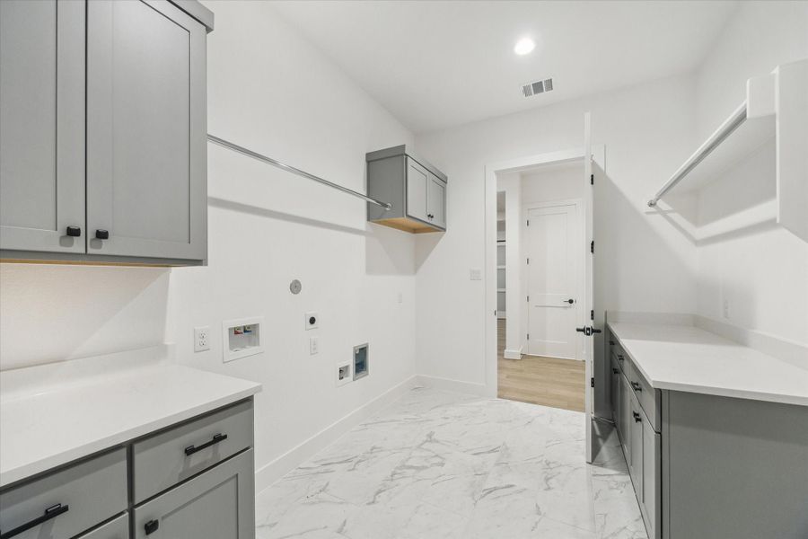 Furnished interior view inside a new home in Lakeview, Waller (Image 5).