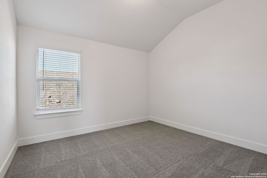 Spacious, unfurnished interior of a new home in Carmel Ranch, Schertz (Image 37).